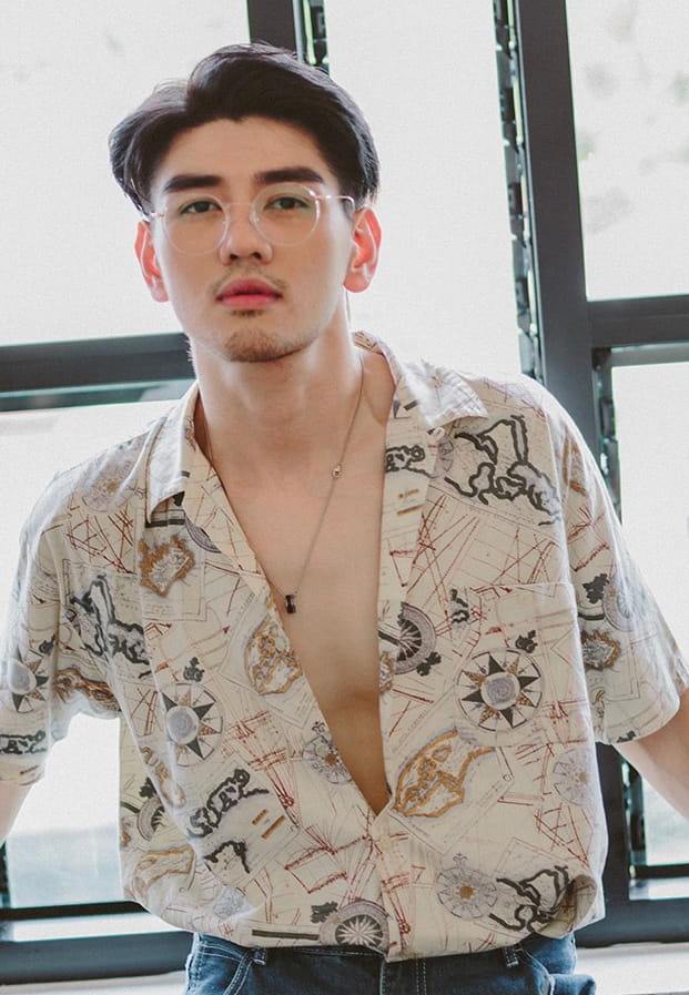 ไมค์ ชินรัฐ หนุ่มหล่อหน้าหนวด แก๊งเพื่อนสารวัตร ซีรีส์เพราะเราคู่กัน