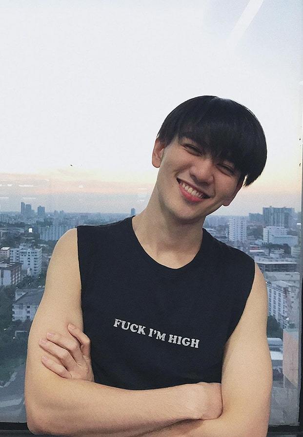 ไมค์ ชินรัฐ หนุ่มหล่อหน้าหนวด แก๊งเพื่อนสารวัตร ซีรีส์เพราะเราคู่กัน