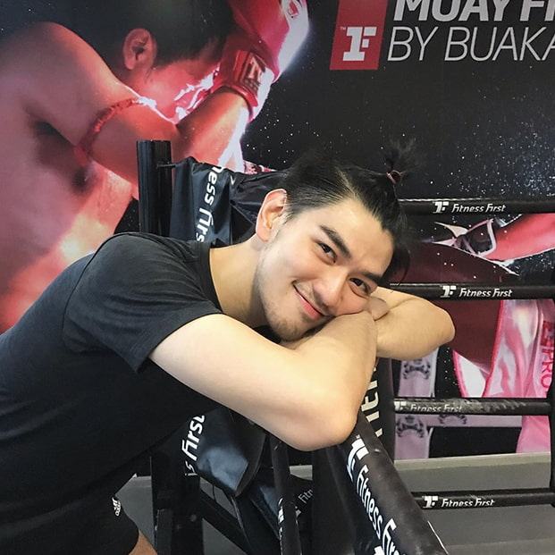 ไมค์ ชินรัฐ หนุ่มหล่อหน้าหนวด แก๊งเพื่อนสารวัตร ซีรีส์เพราะเราคู่กัน