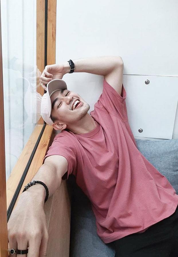 ไมค์ ชินรัฐ หนุ่มหล่อหน้าหนวด แก๊งเพื่อนสารวัตร ซีรีส์เพราะเราคู่กัน