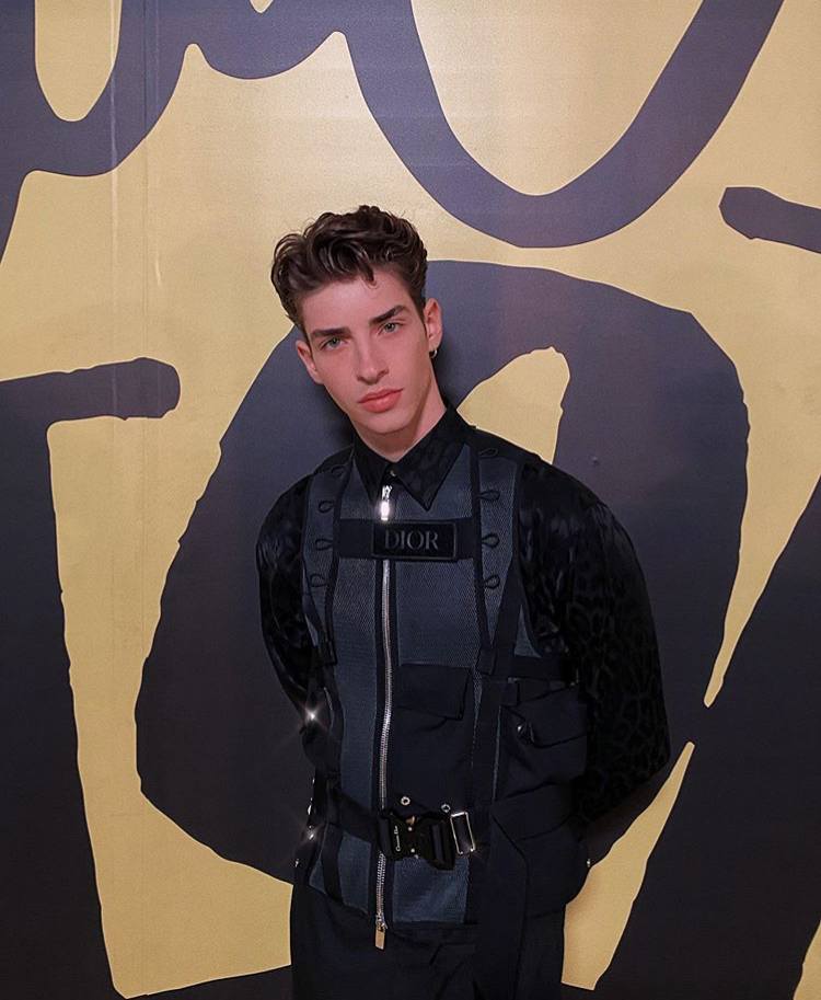 เปิดวาร์ปนายแบบหล่อ Manu Rios