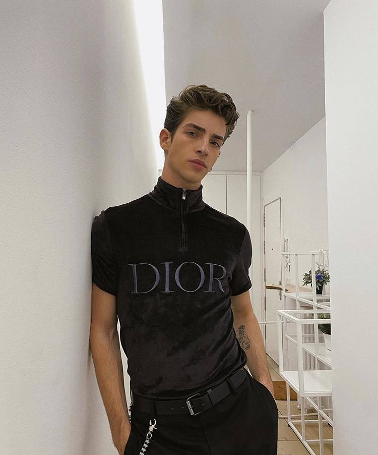 เปิดวาร์ปนายแบบหล่อ Manu Rios