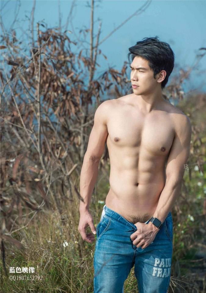 หนุ่มหล่อลงเล่ม