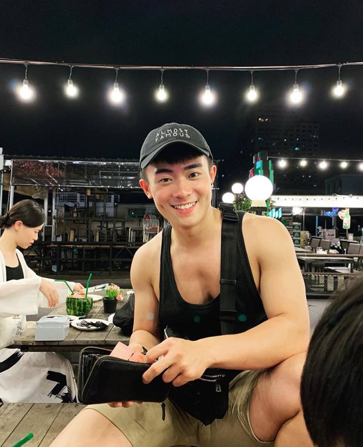 เป็นผู้ชายหวานๆ ยิ้มหวาน หน้าหวาน