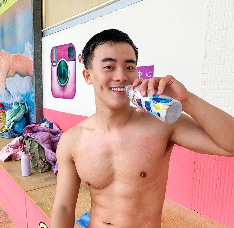 เป็นผู้ชายหวานๆ ยิ้มหวาน หน้าหวาน