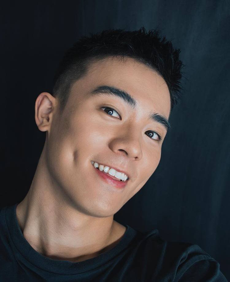 เป็นผู้ชายหวานๆ ยิ้มหวาน หน้าหวาน