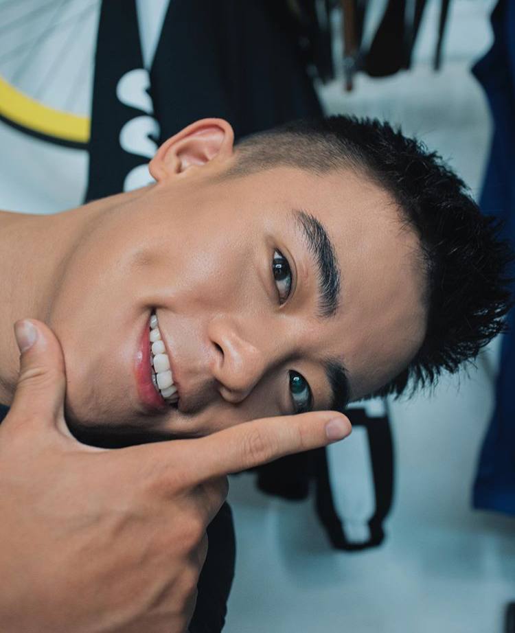 เป็นผู้ชายหวานๆ ยิ้มหวาน หน้าหวาน