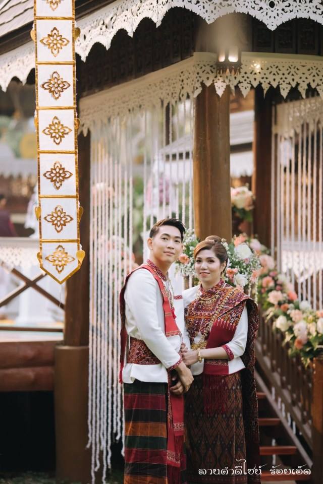 ชุดแต่งงานอีสาน (งานกินดอง), Thailand.