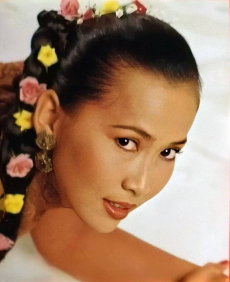 ศิรินทรา นิยากร ในช่วงอยู่ ToplineMusic หรือท็อปไลน์ ไดมอนด์บางส่วน