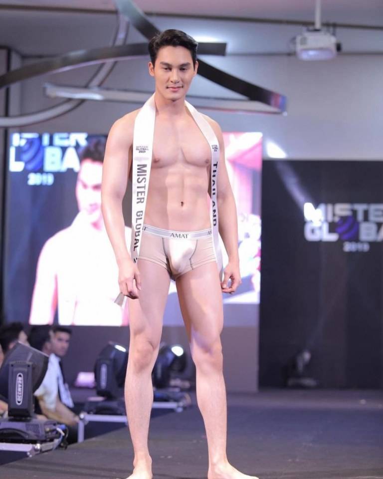 บอม จิรวัฒน์ นายแบบสุดหล่อ หุ่นแซ่บ ตุงโดนใจ