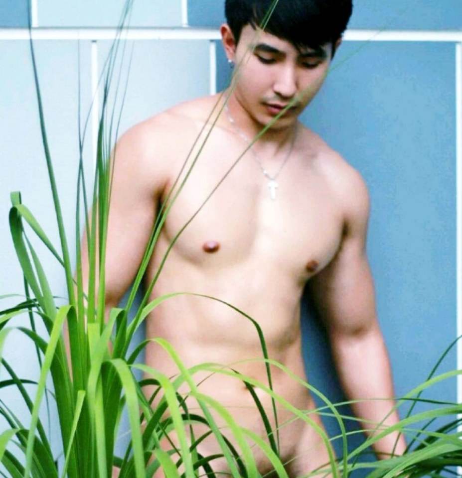มาว่าพี่ไม่แน่..ก็แค่ผู้ชายแก้ผ้าจะอายทำไม