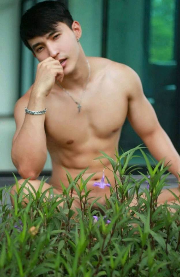 มาว่าพี่ไม่แน่..ก็แค่ผู้ชายแก้ผ้าจะอายทำไม