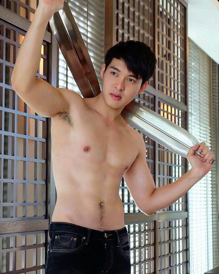 เต้ย วุฒิพงษ์ เด็กผีหน้าใสหุ่นแซ่บ