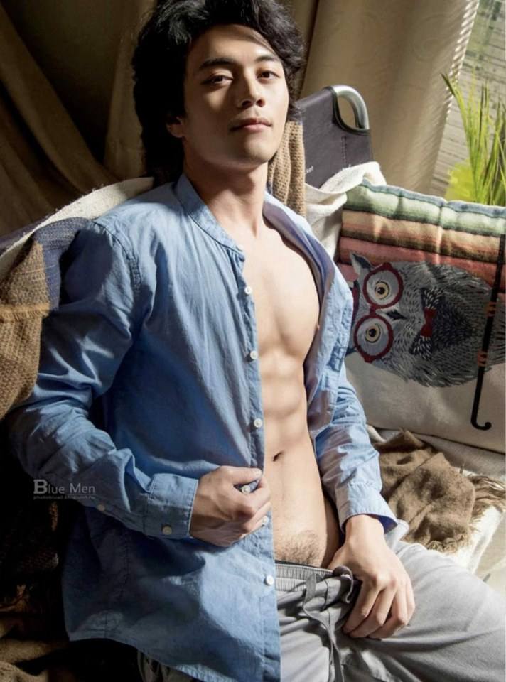 หนุ่มหล่อขึ้นปก 603
