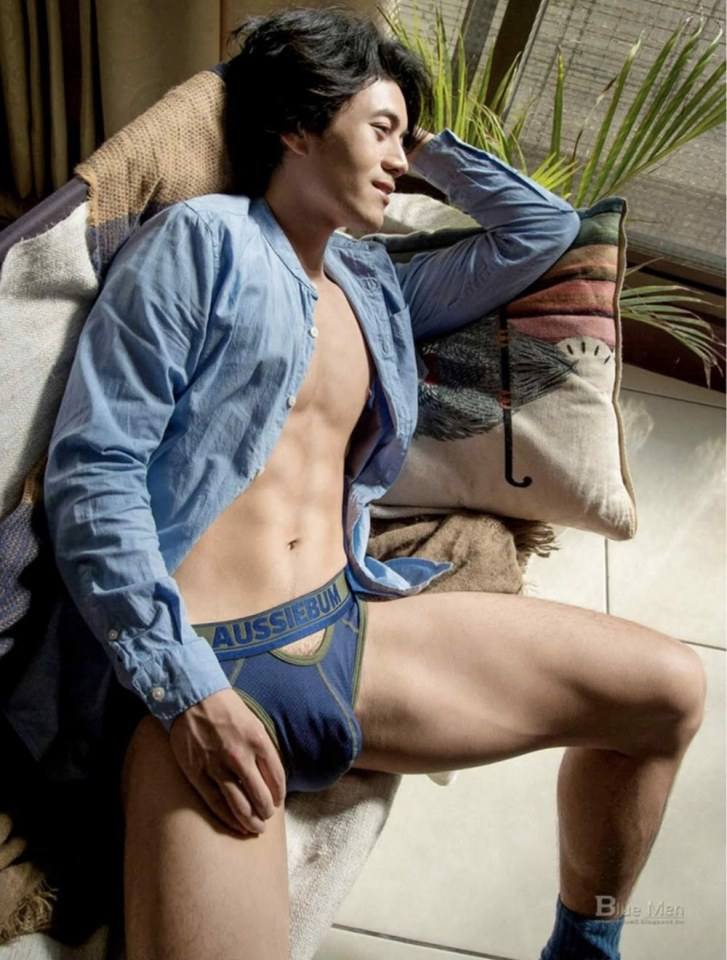 หนุ่มหล่อขึ้นปก 603