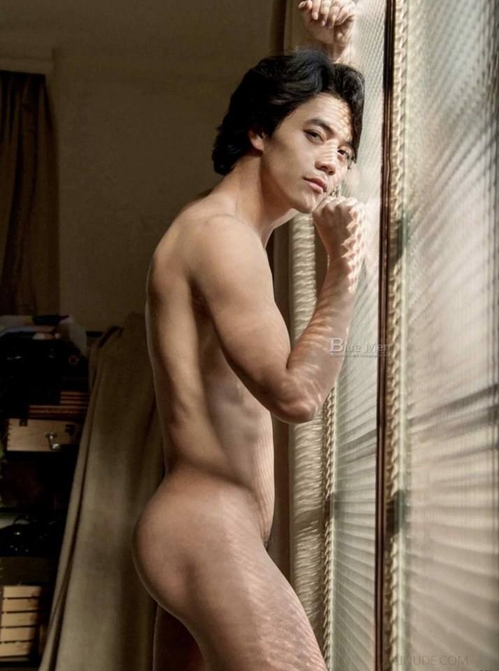 หนุ่มหล่อขึ้นปก 603