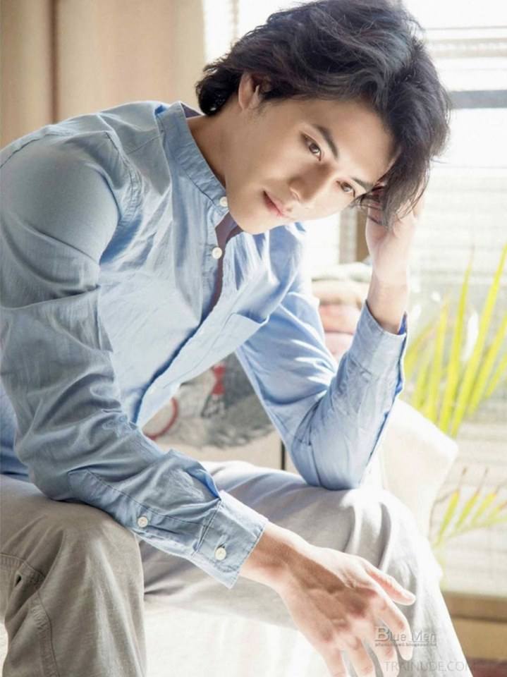 หนุ่มหล่อขึ้นปก 603