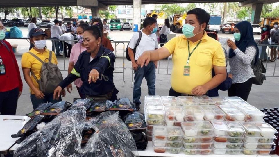 โครงการมื้อนี้คนไทยช่วยให้อิ่ม รวมพล คนวงการบันเทิง โฆษณา พิธีกร , นางงาม ,นายแบบ , นางแบบ