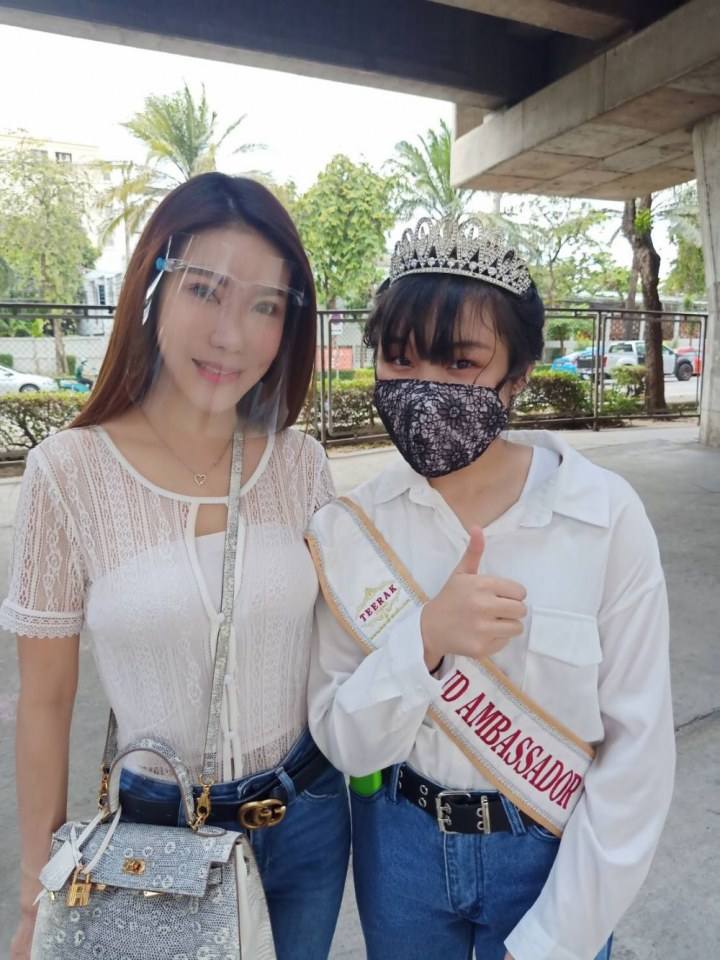 โครงการมื้อนี้คนไทยช่วยให้อิ่ม รวมพล คนวงการบันเทิง โฆษณา พิธีกร , นางงาม ,นายแบบ , นางแบบ