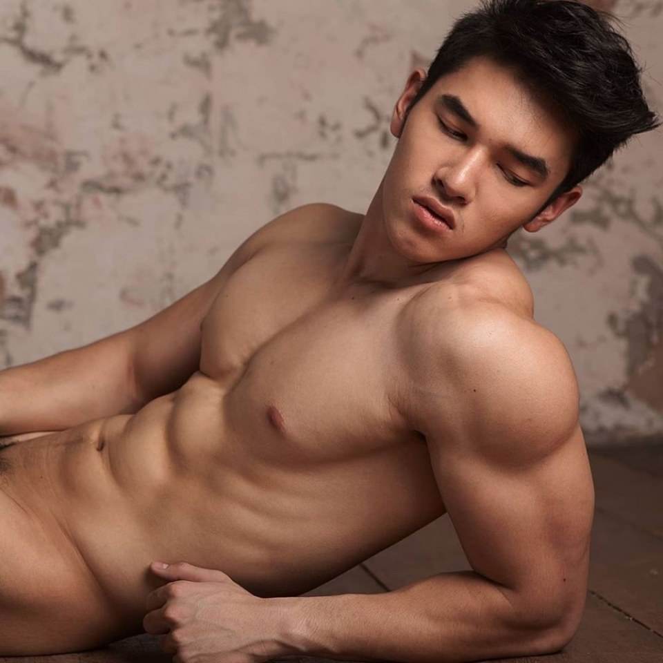 มอส วัชร์ศรณ์ นายแบบหนุ่มหล่อ หน้าใส แน่นทุกสัดสวย