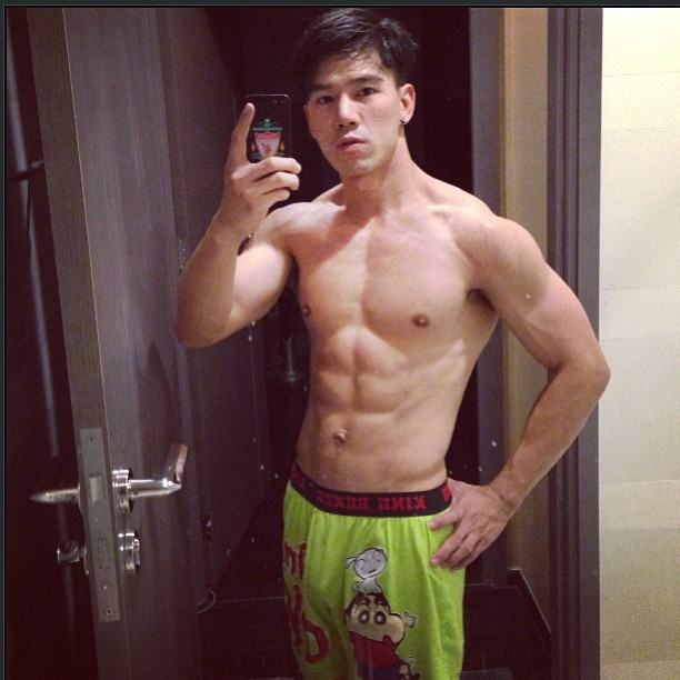 กำปั้น บาซู เด็กหงส์ หน้าใส ซิกแพคสุดแน่น