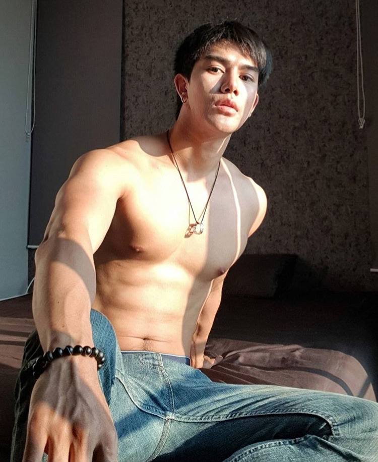 ถอดโชว์เรือนร่าง 2647