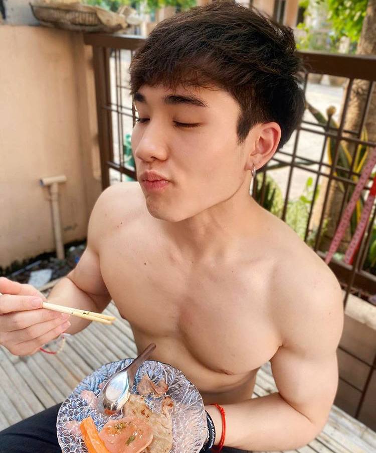 ถอดโชว์เรือนร่าง 2648
