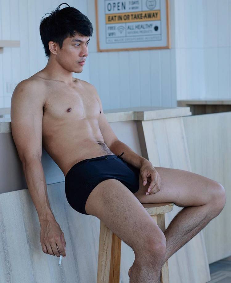 ถอดโชว์เรือนร่าง 2648