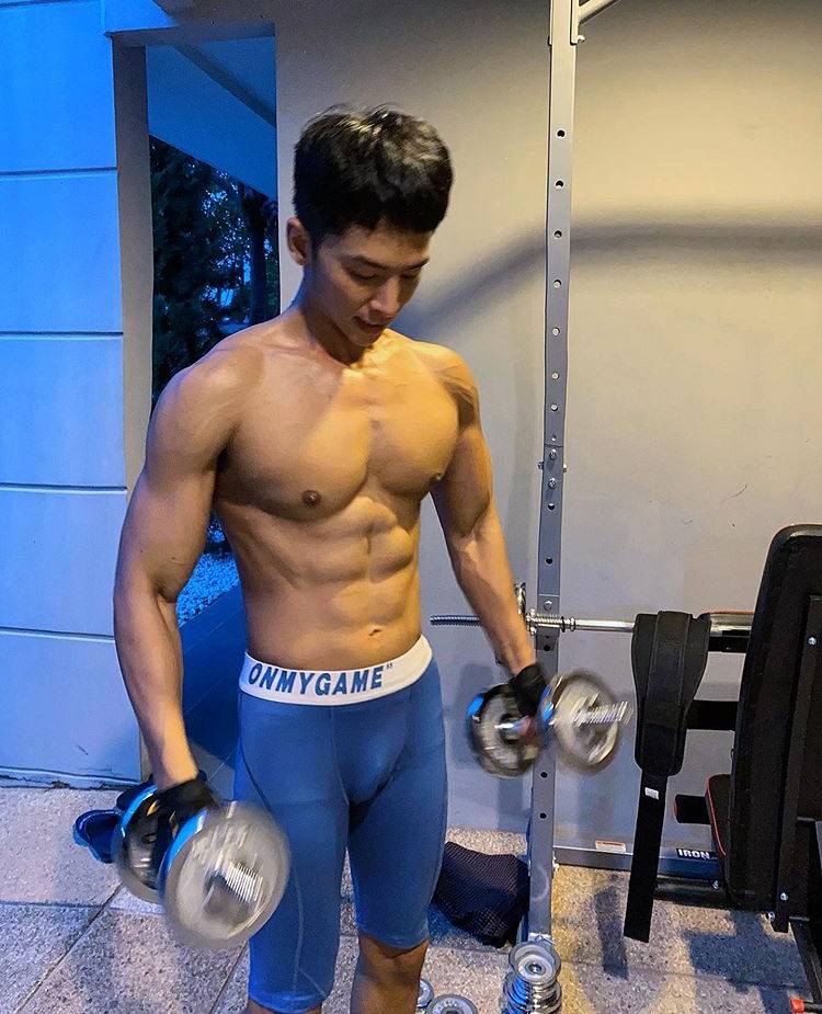 ถอดโชว์เรือนร่าง 2648