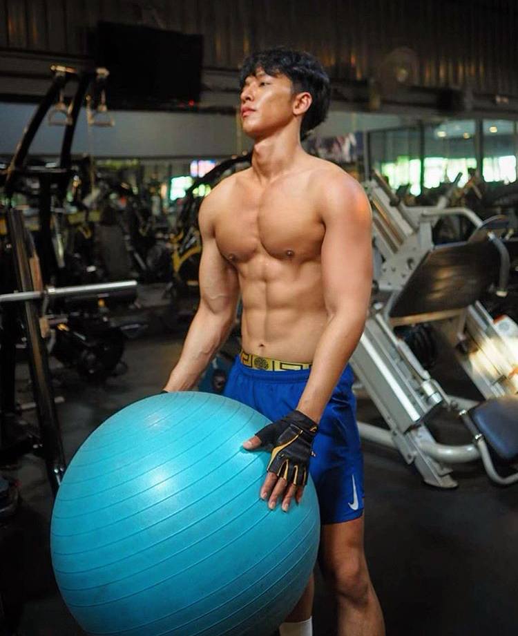 ถอดโชว์เรือนร่าง 2648