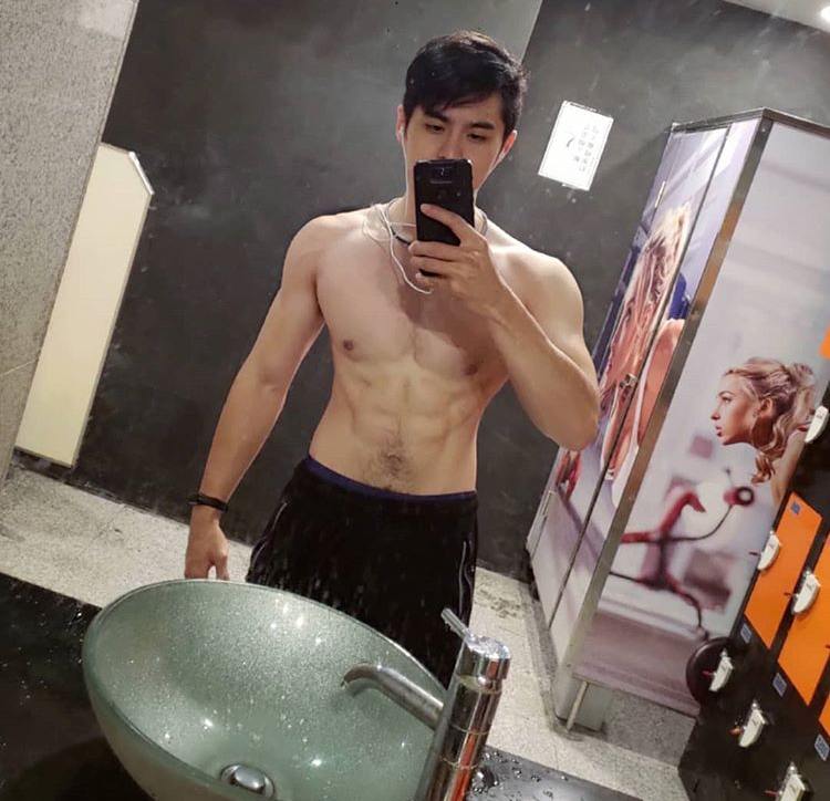 ถอดโชว์เรือนร่าง 2648