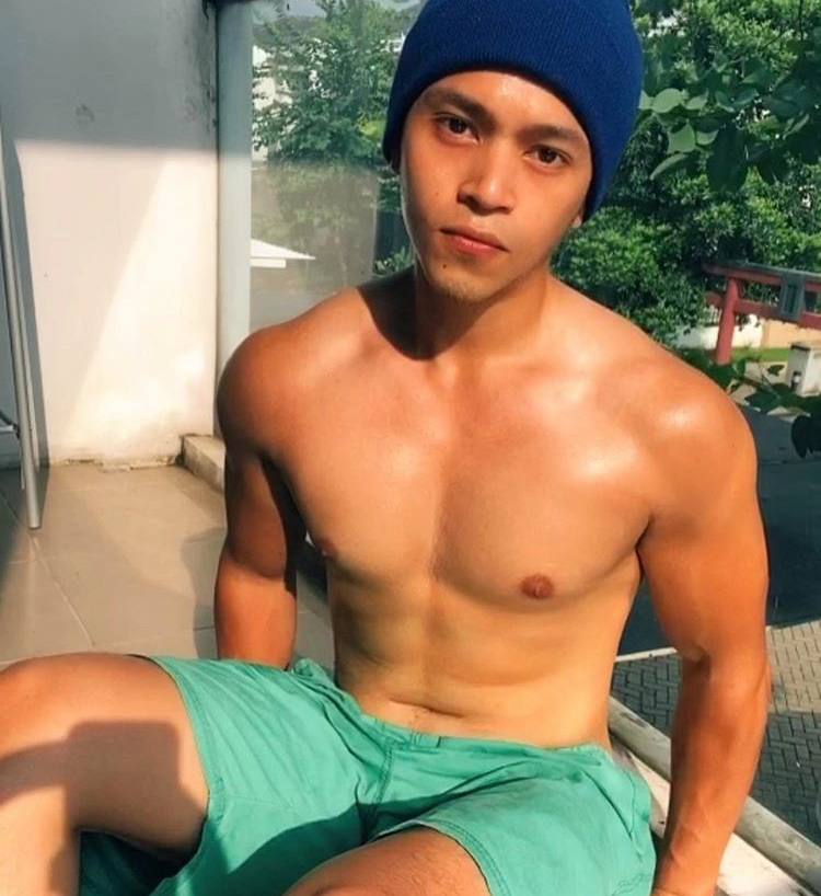 ถอดโชว์เรือนร่าง 2650