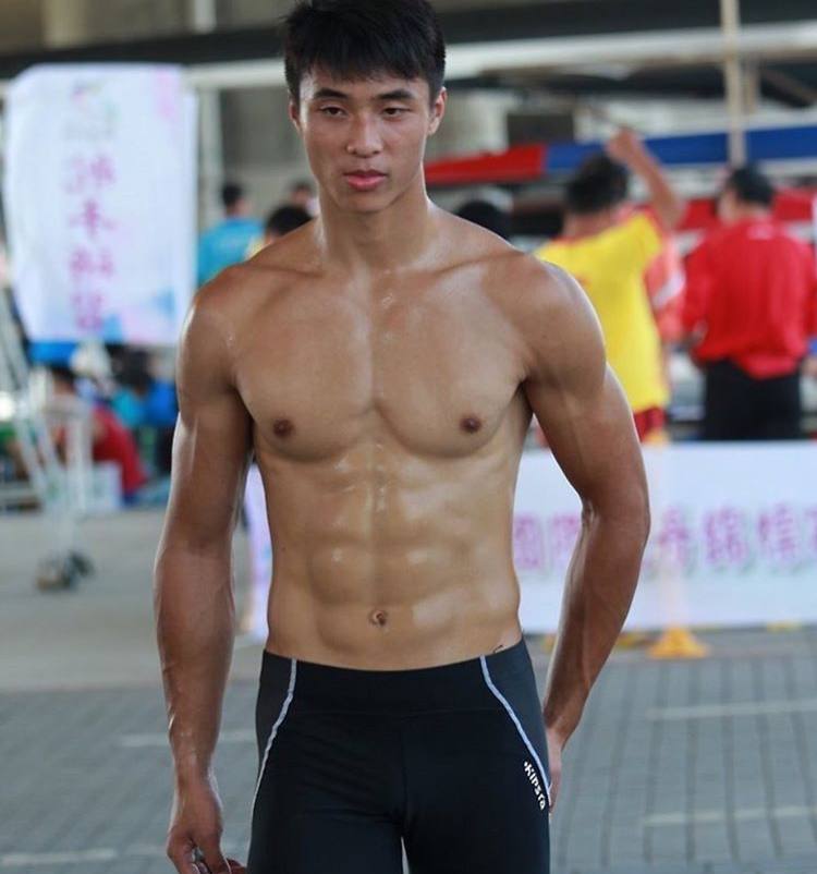 ถอดโชว์เรือนร่าง 2650