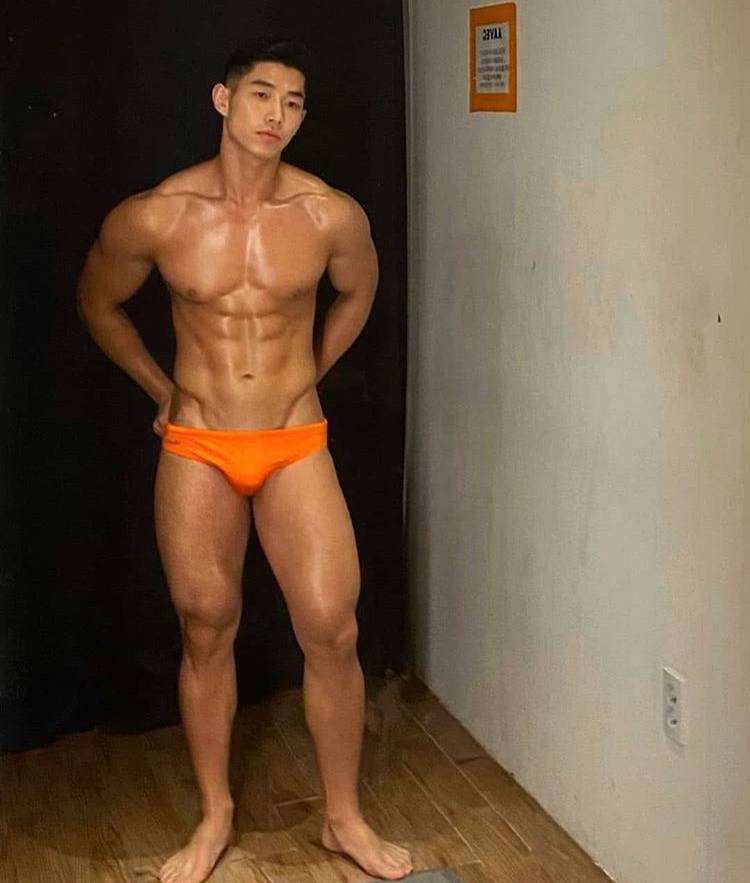 ถอดโชว์เรือนร่าง 2651