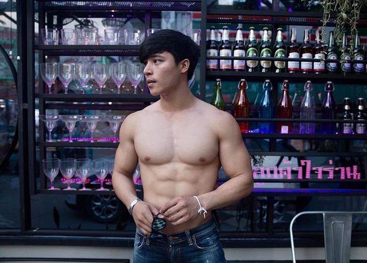 ถอดโชว์เรือนร่าง 2651