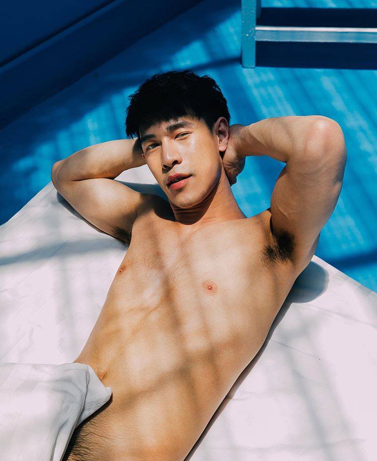 ถอดโชว์เรือนร่าง 2652