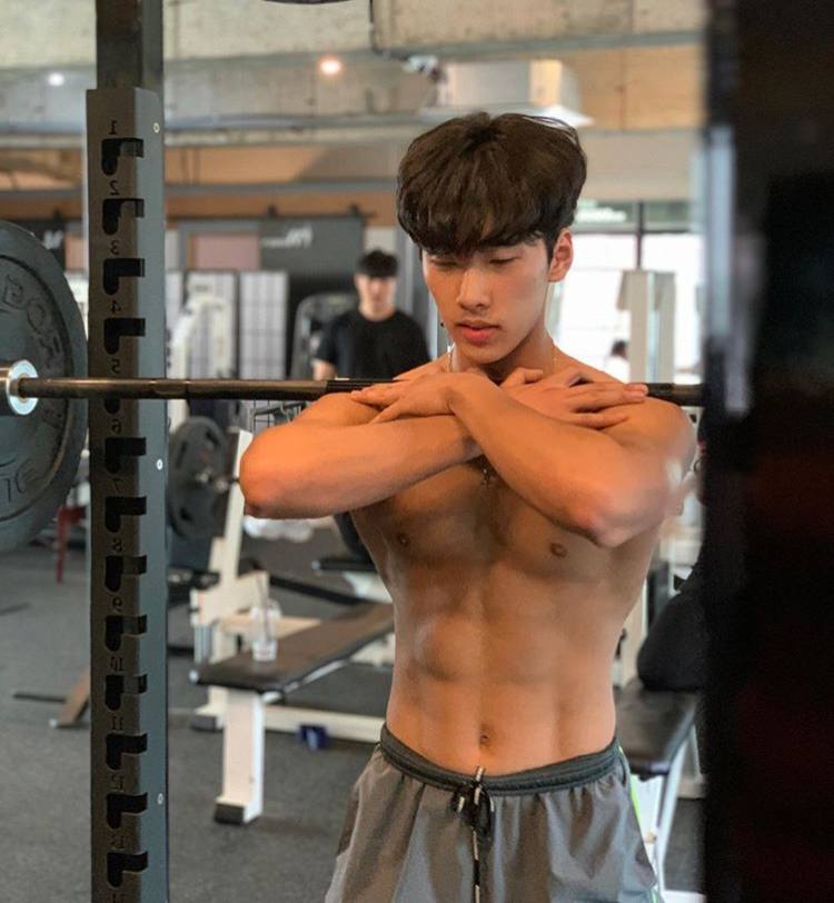 ถอดโชว์เรือนร่าง 2652