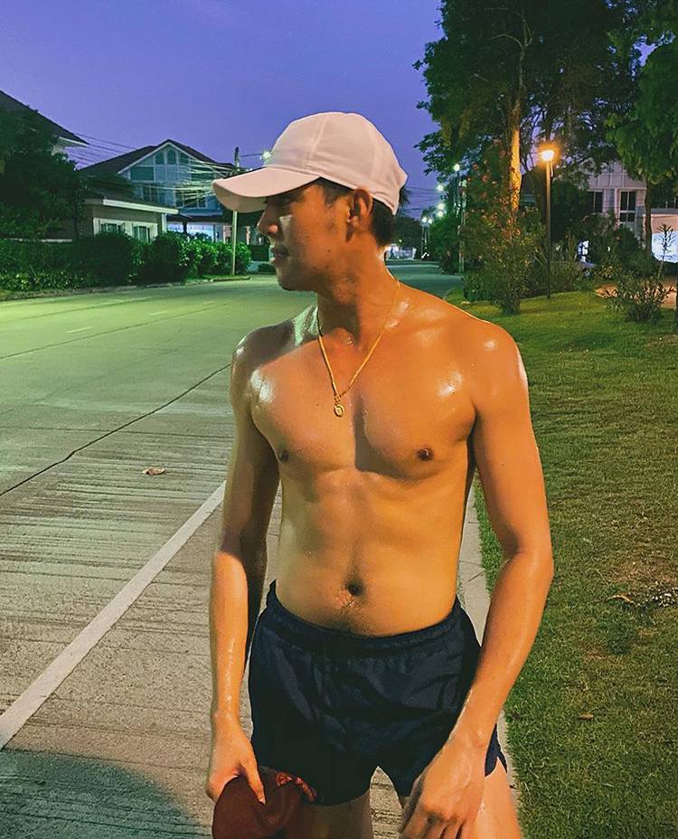 ถอดโชว์เรือนร่าง 2652