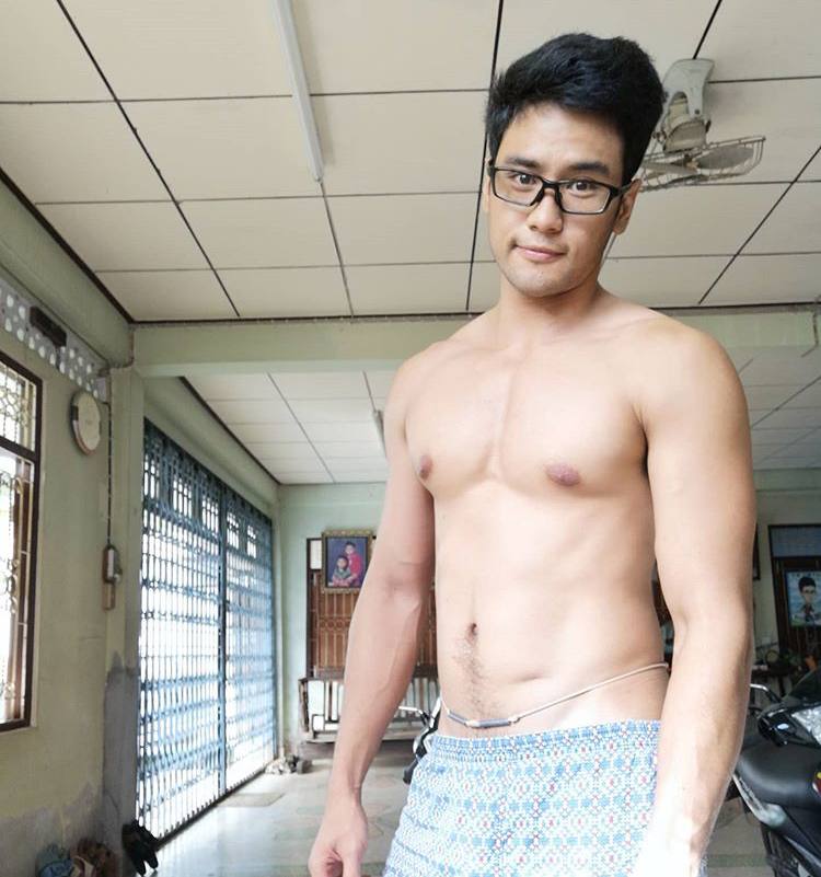 ถอดโชว์เรือนร่าง 2654