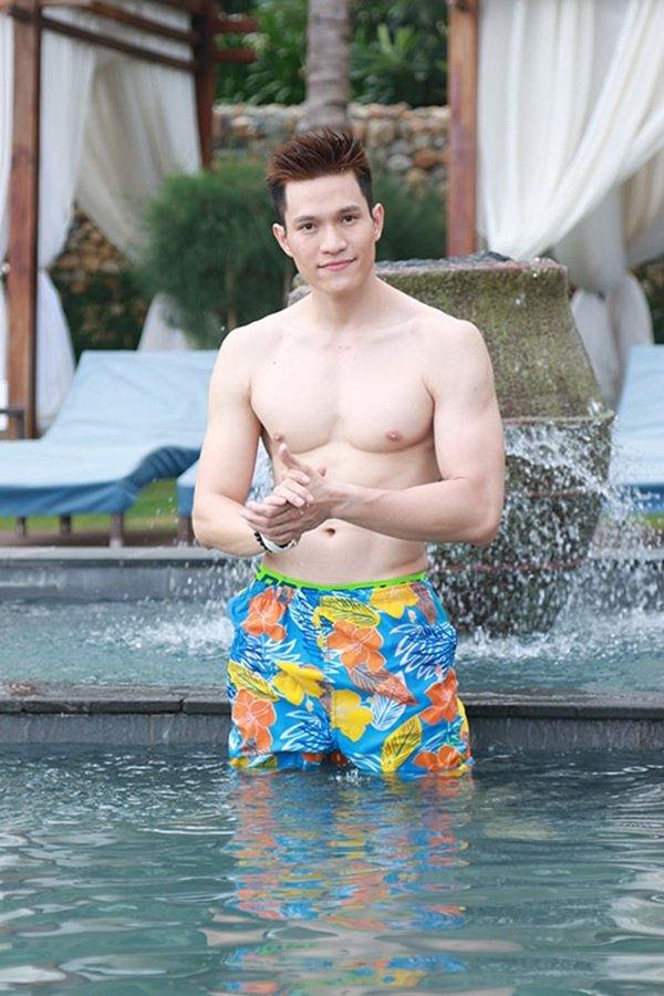ถอดโชว์เรือนร่าง 2657