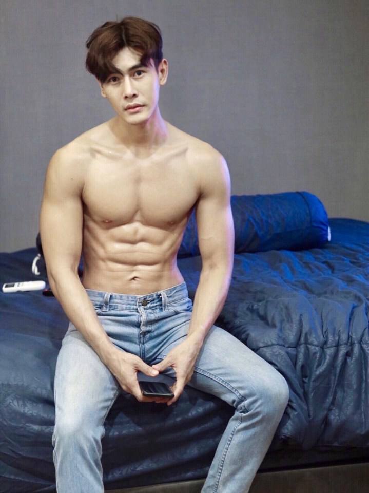 ถอดโชว์เรือนร่าง 2657