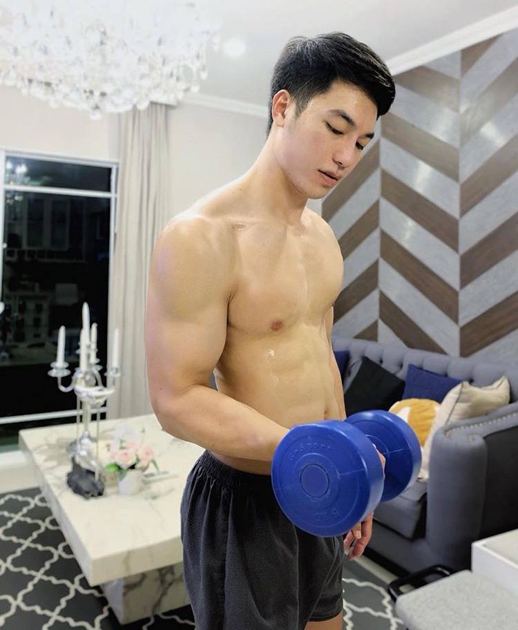 ถอดโชว์เรือนร่าง 2658