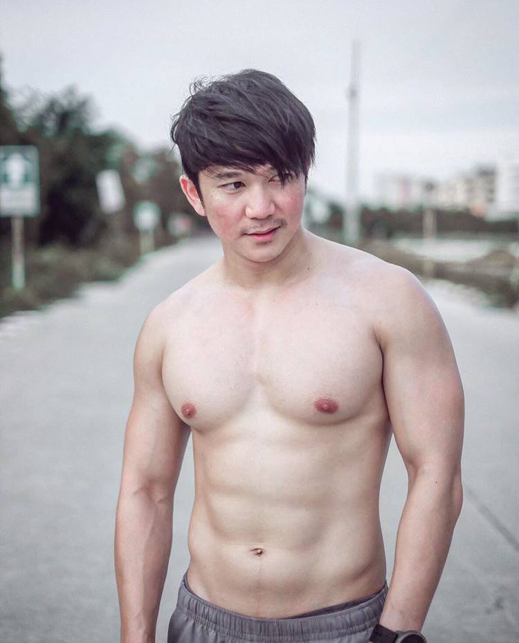 ถอดโชว์เรือนร่าง 2660