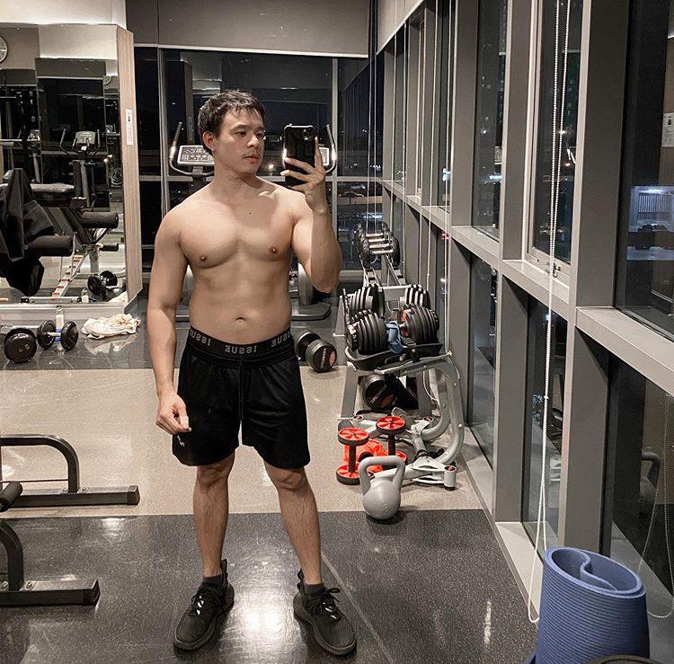 male body 226