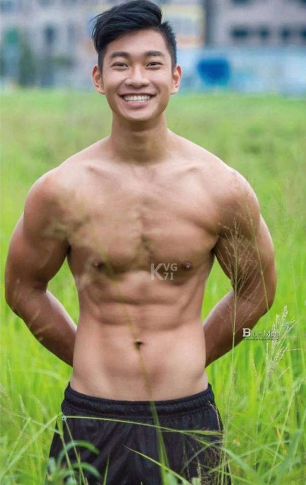 หนุ่มหล่อขึ้นปก 663
