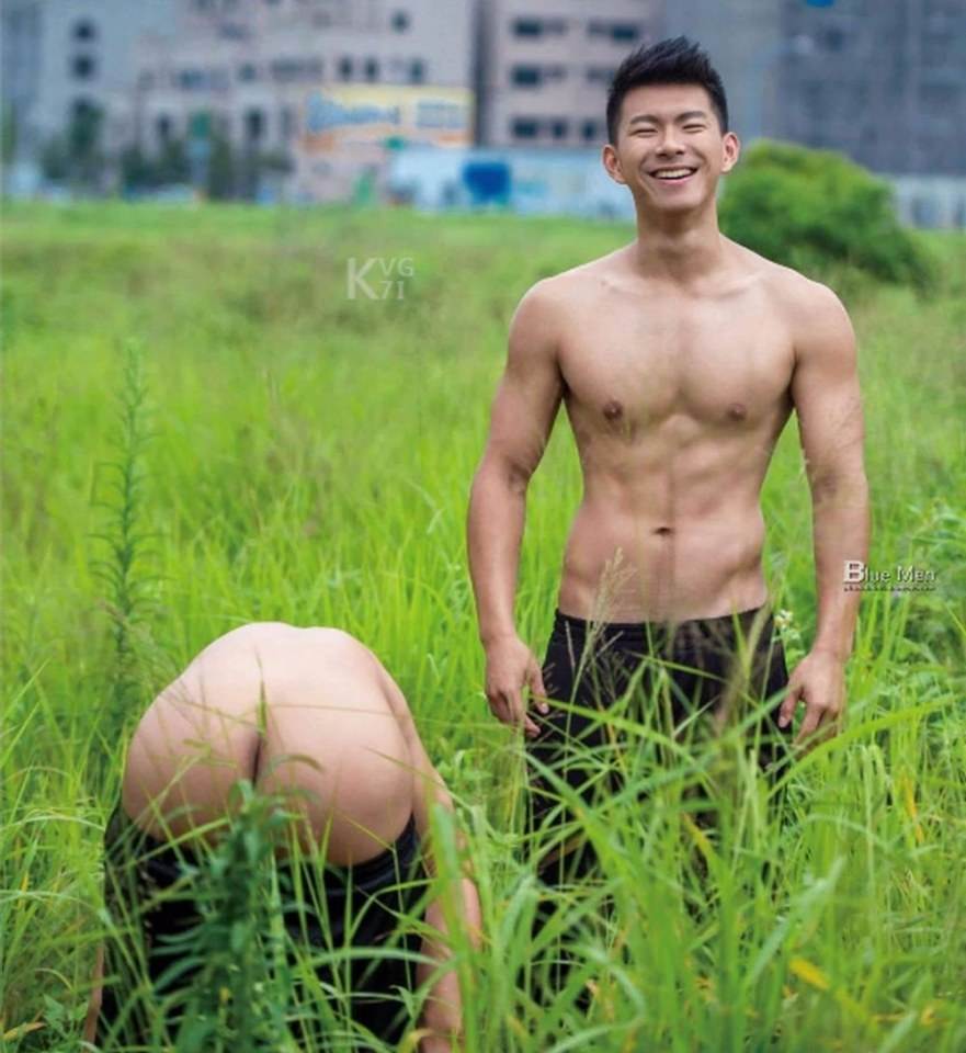 หนุ่มหล่อขึ้นปก 663