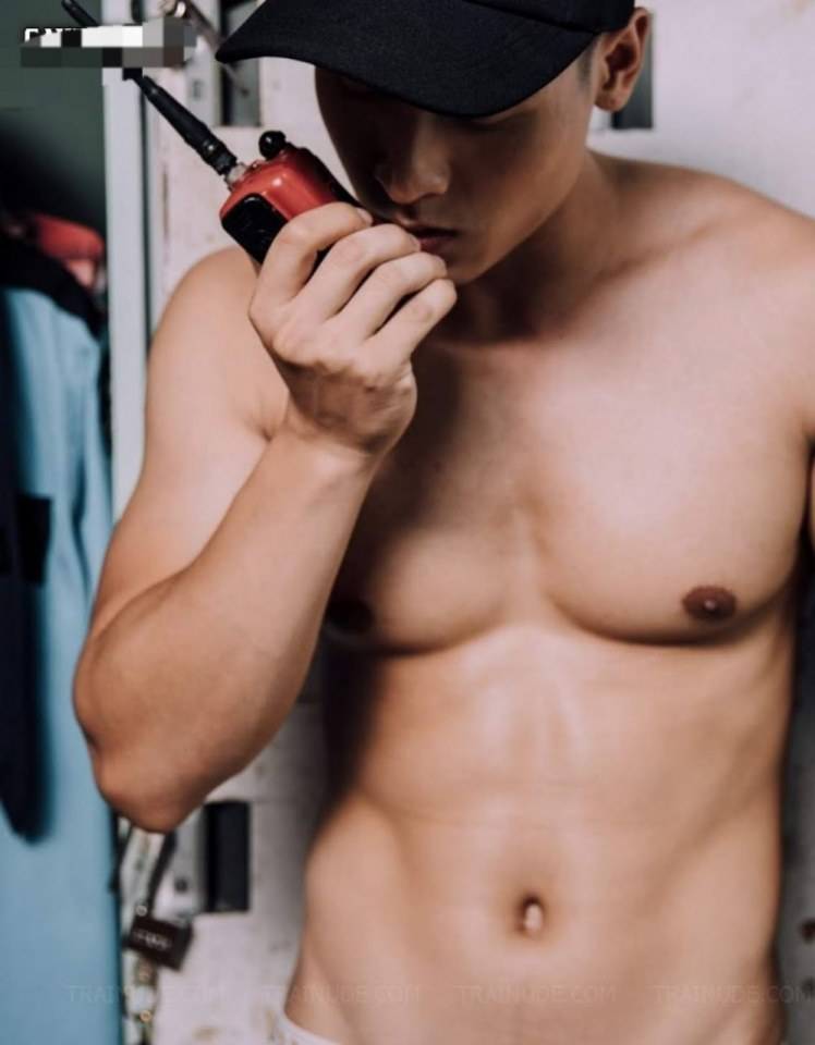 สมมติว่าถ้า(รปภ.)จะหล่อและหุ่นดีขนาดนี้..