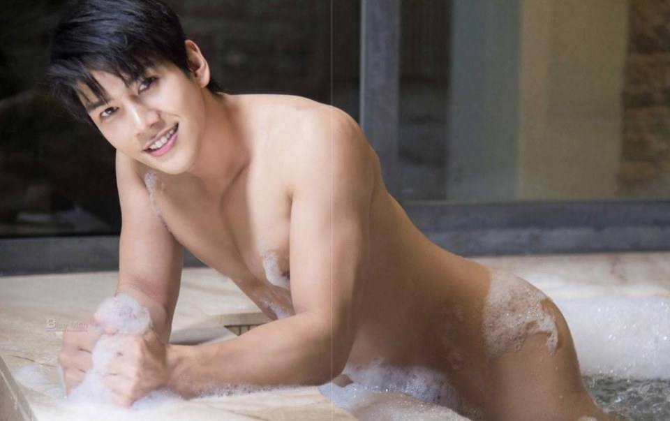 หนุ่มหล่อขึ้นปก 671.3