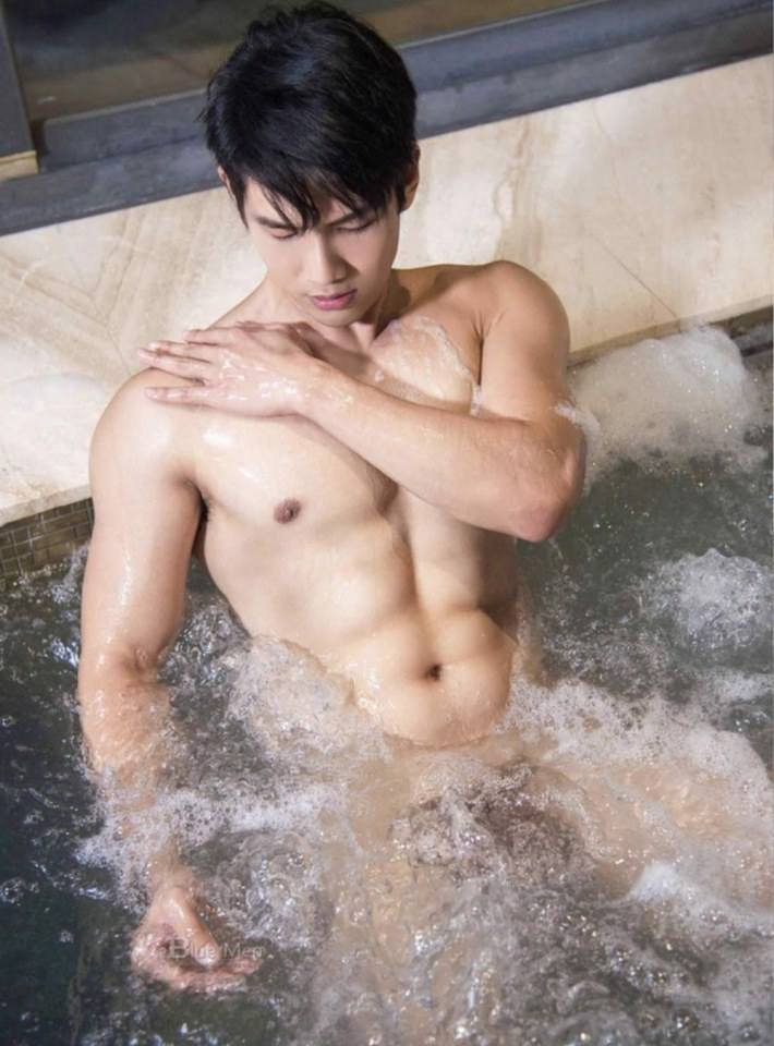 หนุ่มหล่อขึ้นปก 671.3