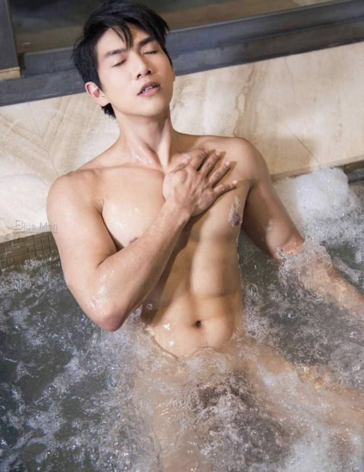 หนุ่มหล่อขึ้นปก 671.3
